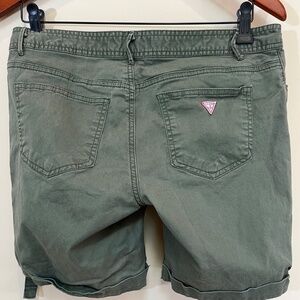 Guess Vintage Y2K Womens Twill Bermuda Shorts Olive Green Sz 29
